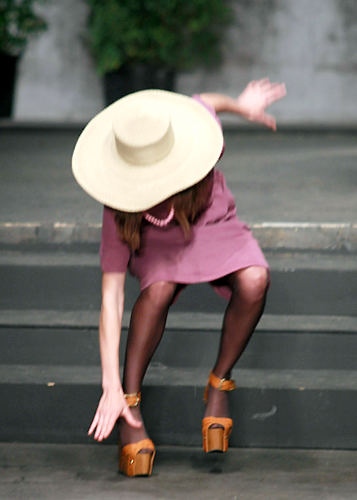 Caidas de modelos, tan guapas pero torpes