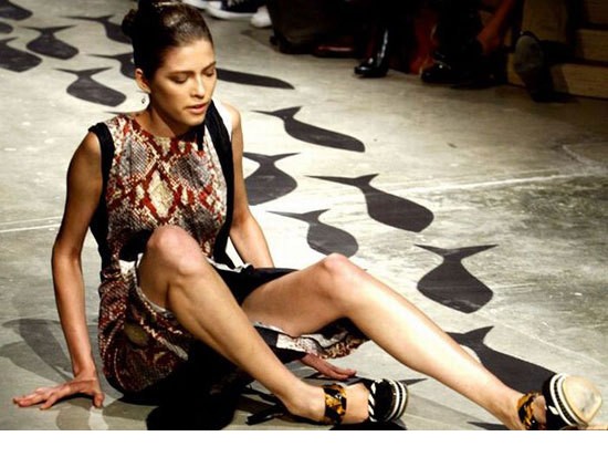 Caidas de modelos, tan guapas pero torpes