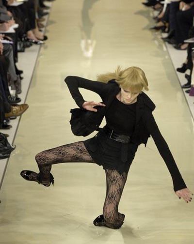 Caidas de modelos, tan guapas pero torpes