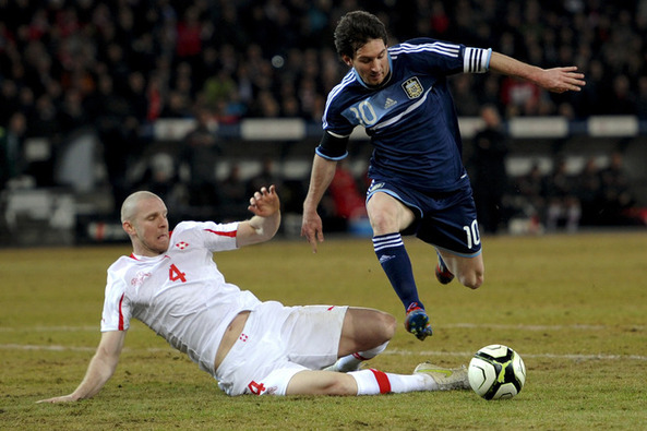 Messi consigue su primer hat-trick con Argentina