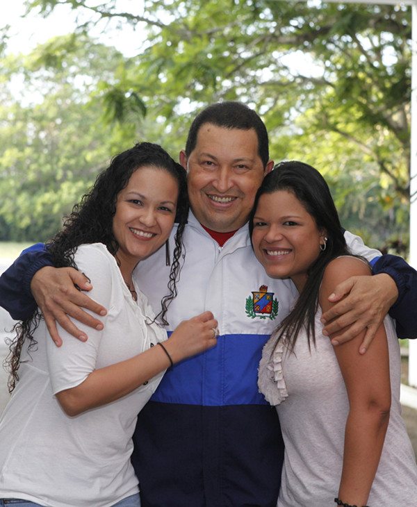 Se recupera Hugo Chávez después de la operación en Cuba