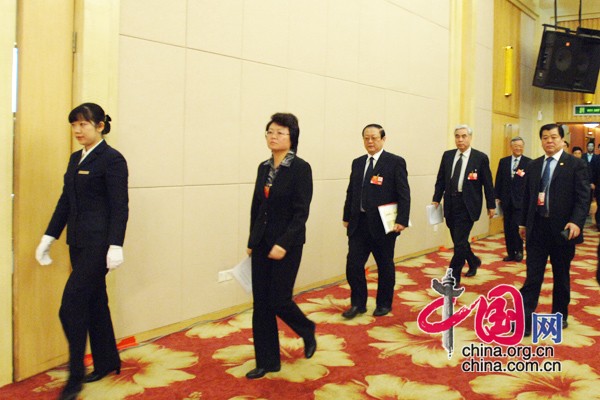 Ofrecen la conferencia de prensa sobre la profundización de la reforma de los servicios de salud de la CCPPCh