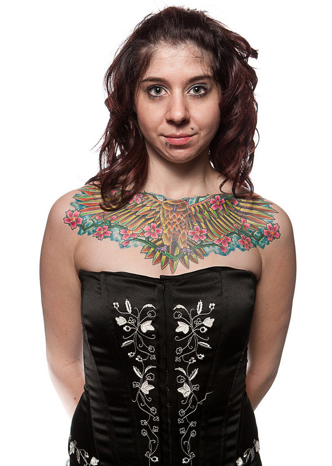 Personas tatuadas asombrosas en la Convención de Tatuajes en Filadelfia 2012