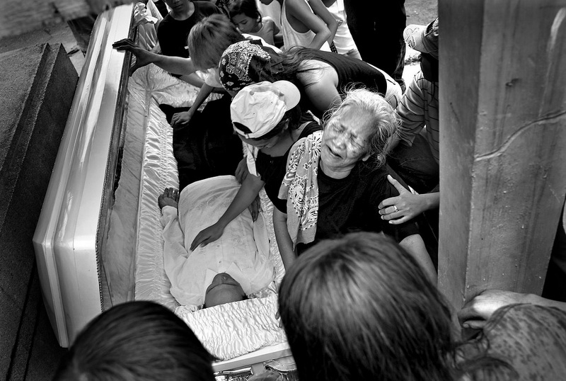 Viviendo con la muerte - &apos;Pisos baratos&apos; en el cementerio