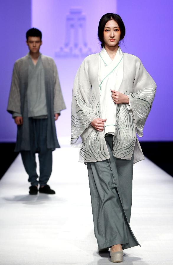 Semana de Moda de China – El estilo muy chino diseñado por Chu Yan y Zhang Jing