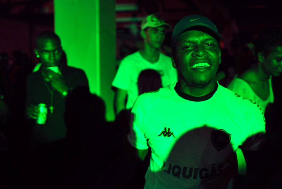 Fiesta caliente de baile en el barrio bajo de Brasil