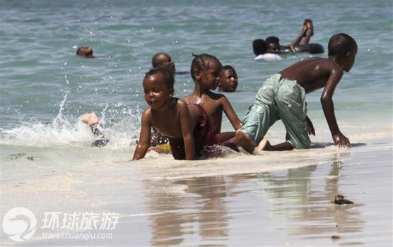 Vida verdadera en la playa de Somalia