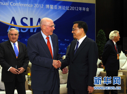 Se reunen el vicepremier chino Li Keqiang y los delegados que asisten a Boao