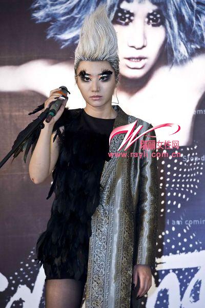 Shang Wenjie, Lady Gaga de China 