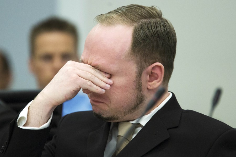 Breivik se declara &apos;no culpable&apos; en la primera sesión del juicio por las matanzas de Oslo y Utoya