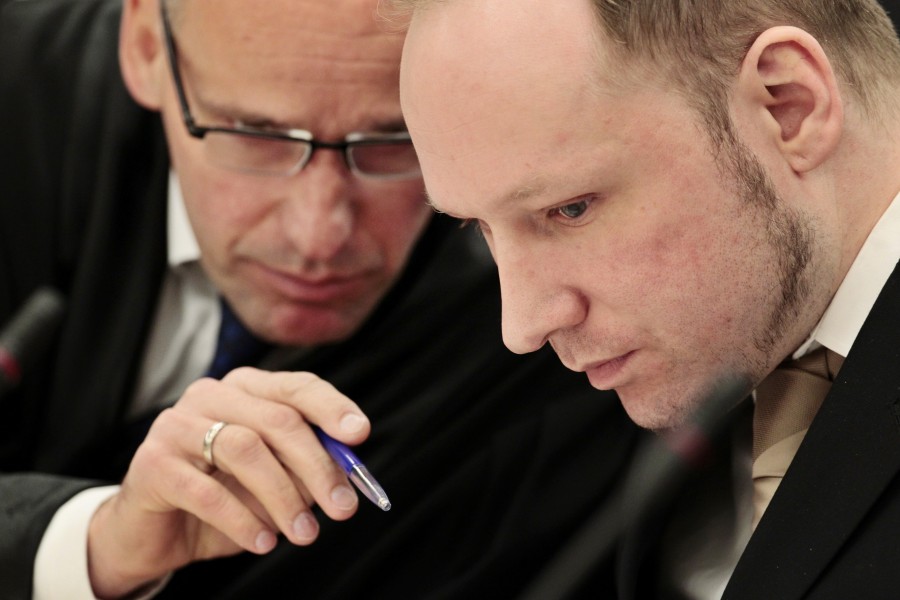 Breivik se declara &apos;no culpable&apos; en la primera sesión del juicio por las matanzas de Oslo y Utoya