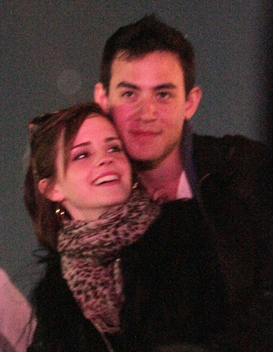 Emma Watson besa a su novio caliente en el Festival Musical de Coachella