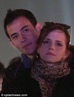 Emma Watson besa a su novio caliente en el Festival Musical de Coachella