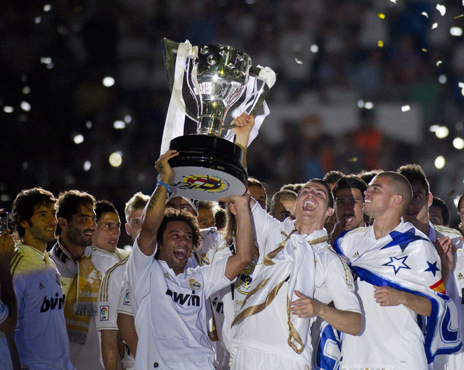Real Madrid termina temporada con récord de 100 puntos