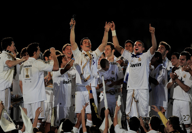Real Madrid termina temporada con récord de 100 puntos