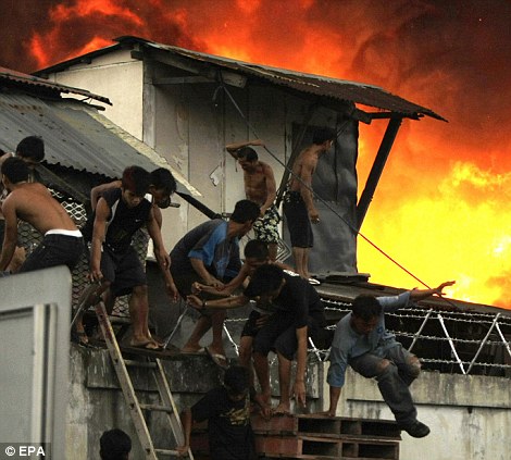 Incendio en Filipinas deja a 10 mil personas sin hogar