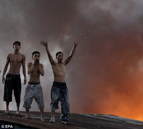 Incendio en Filipinas deja a 10 mil personas sin hogar