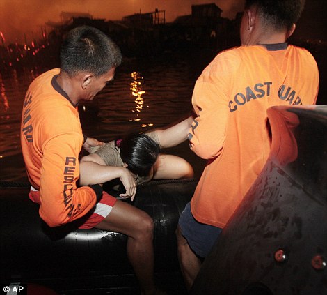 Incendio en Filipinas deja a 10 mil personas sin hogar