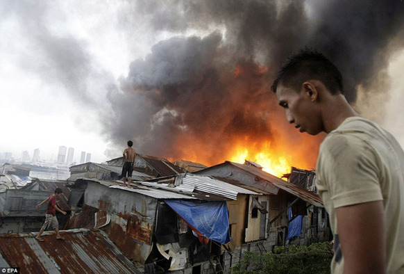 Incendio en Filipinas deja a 10 mil personas sin hogar