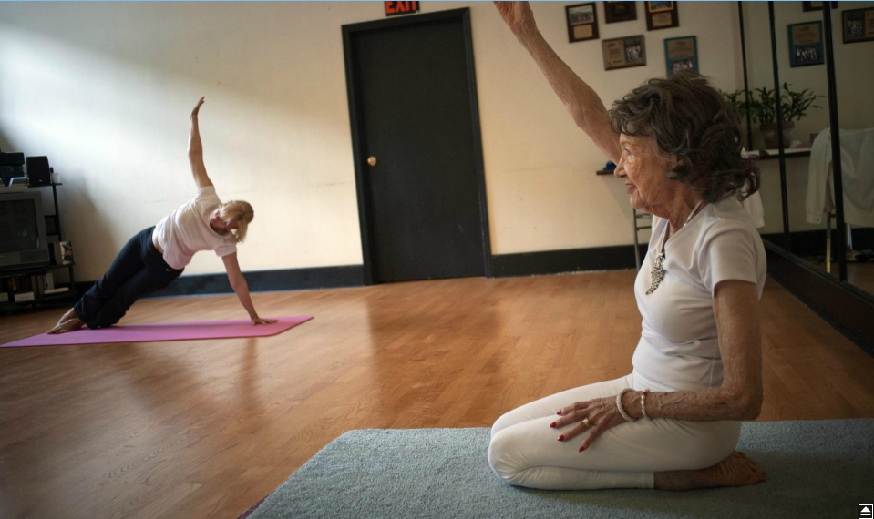La entrenadora de Yoga más vieja del mundo 