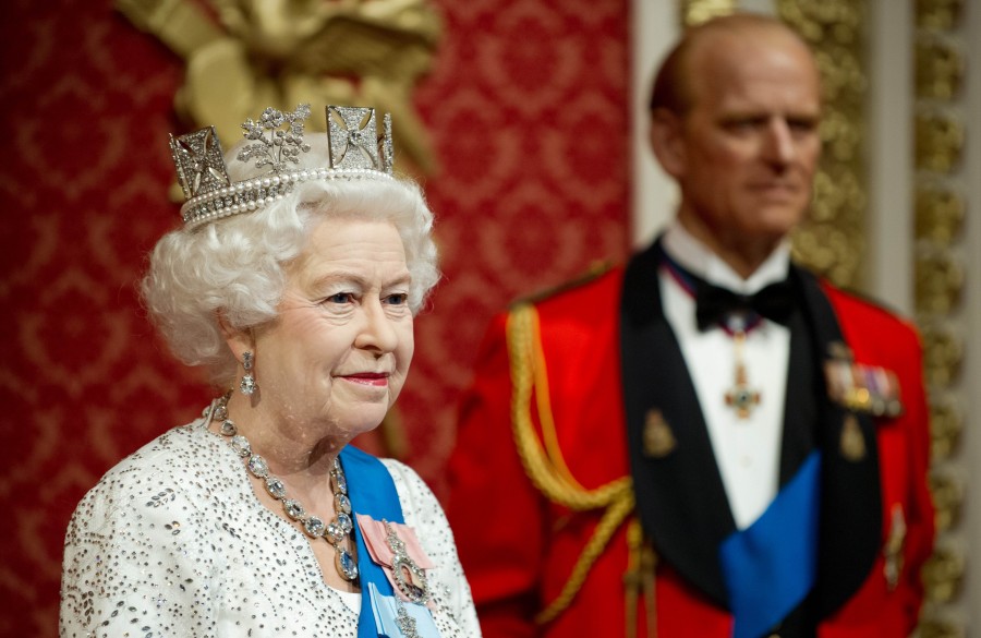 Nueva figura de cera de Isabel II presenta en el Madame Tussauds 