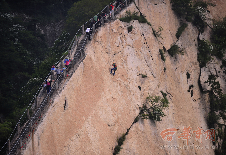 El trabajo más peligroso del mundo: limpiador de la Montaña Huashan