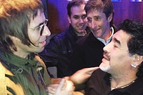 Maradona y Liam Gallagher, grupo musical Oasis