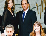 Sarkozy y Bruni se van bajo miradas de Hollande y su novia Valérie Trierweiler