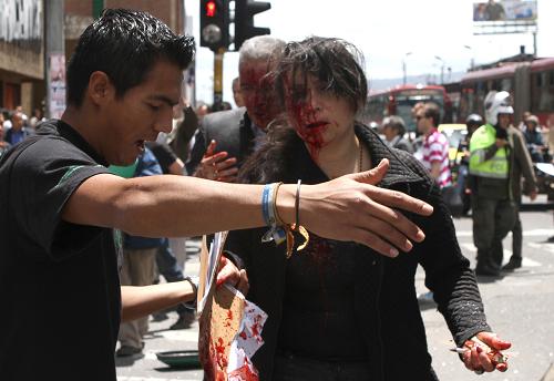Atentado bomba contra ex ministro colombiano deja 2 muertos y 39 heridos