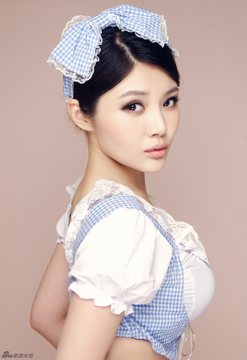 Xu Dongdong, la chica más guapa del Instituto de Arte del EPL de China