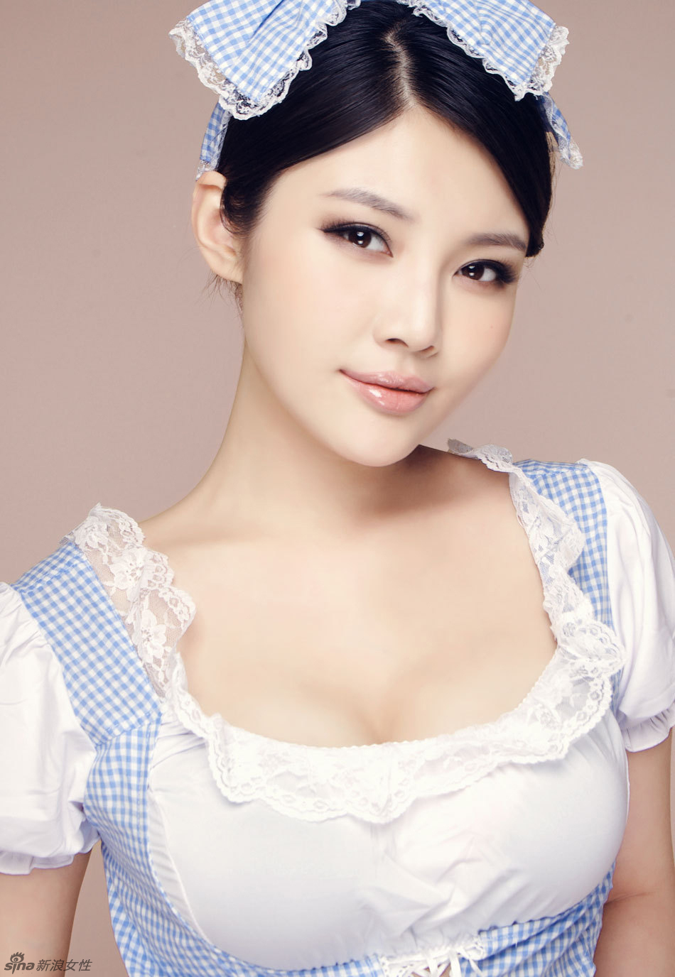 Xu Dongdong, la chica más guapa del Instituto de Arte del EPL de China
