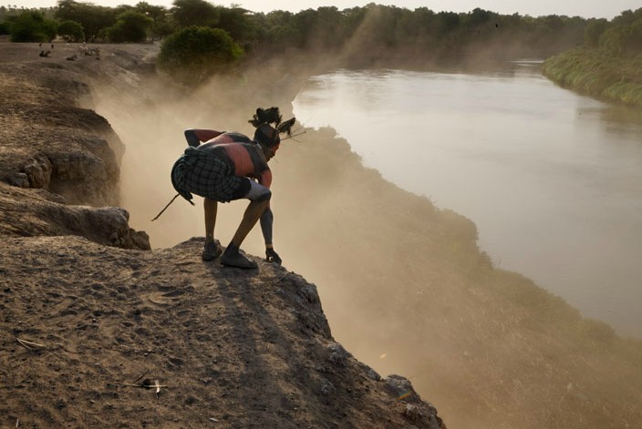 Visitas de la última tribu Kara primitiva en África