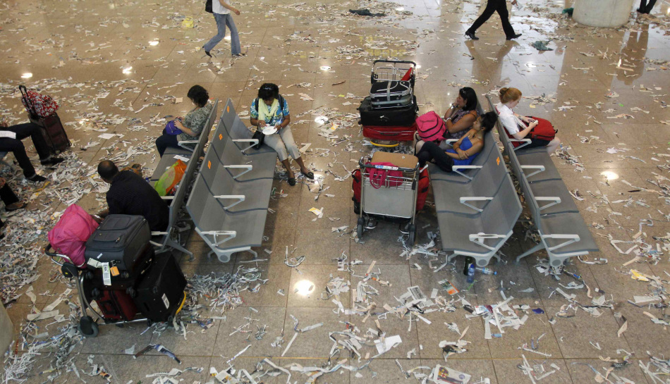 La huelga ,los trabajadores de limpieza , aeropuerto ,España, basura