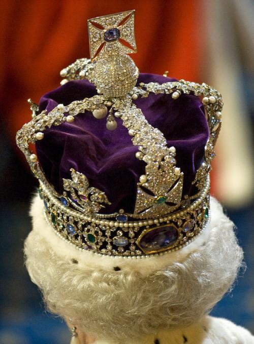 Las joyas lujosas de la reina Elizabeth II