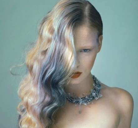 El estilo de pelo colorido está de moda