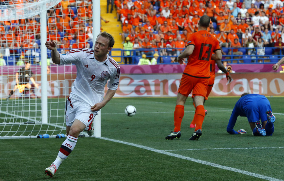 Dinamarca vence a Holanda en Euro 2012