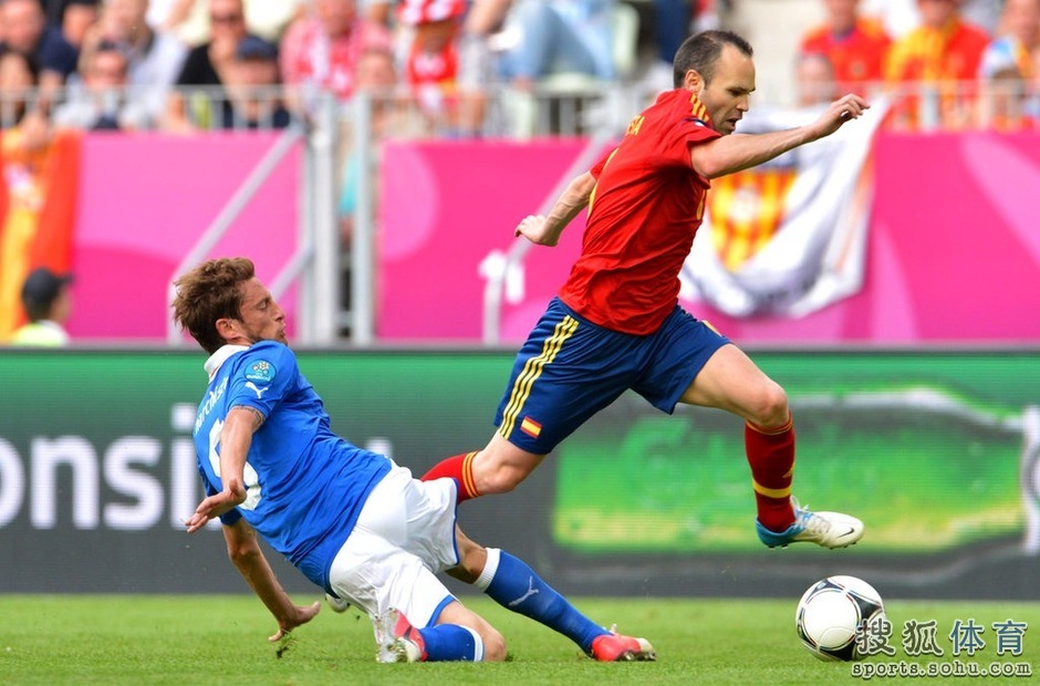 España debuta con empate 1-1 ante Italia en Eurocopa