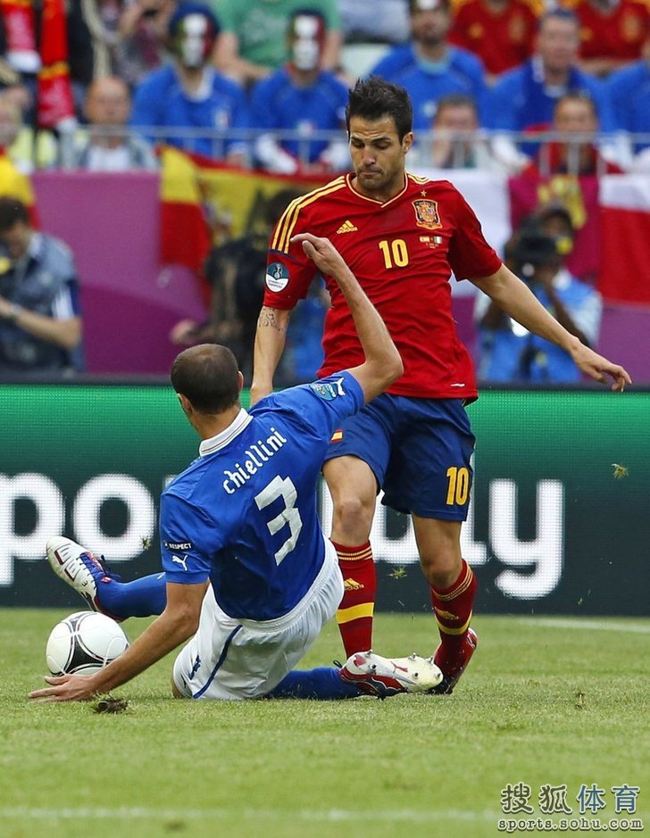 España debuta con empate 1-1 ante Italia en Eurocopa