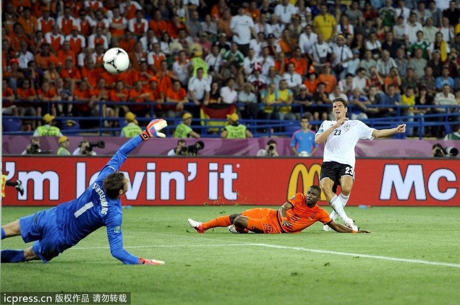 EURO 2012: Alemania supera 2-1 a Holanda en Grupo B