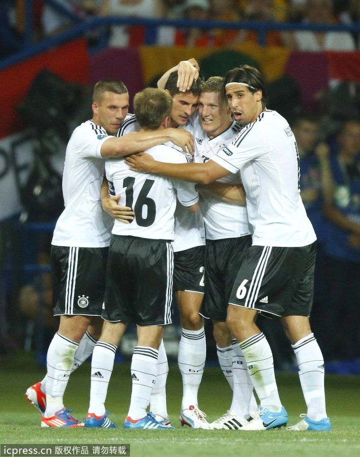 EURO 2012: Alemania supera 2-1 a Holanda en Grupo B