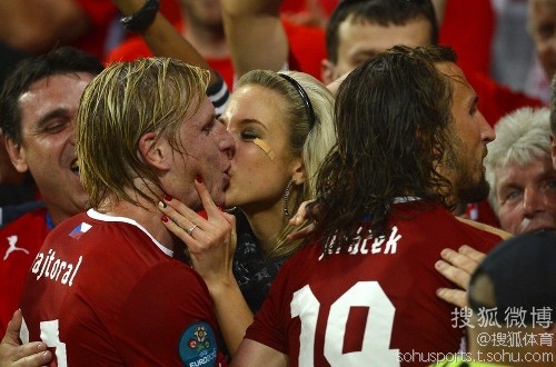 Besos calientes en Eurocopa