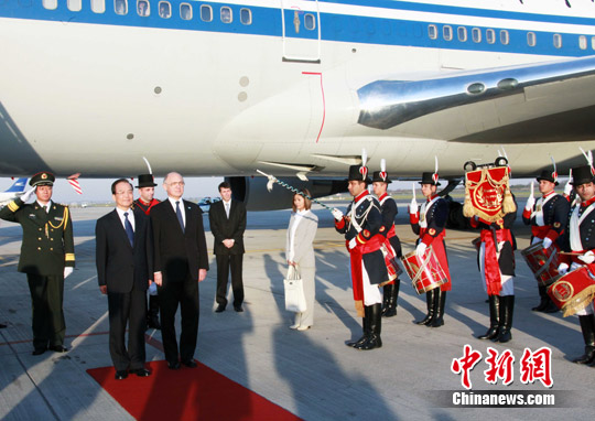 Premier de China llega a Argentina para visita oficial 1