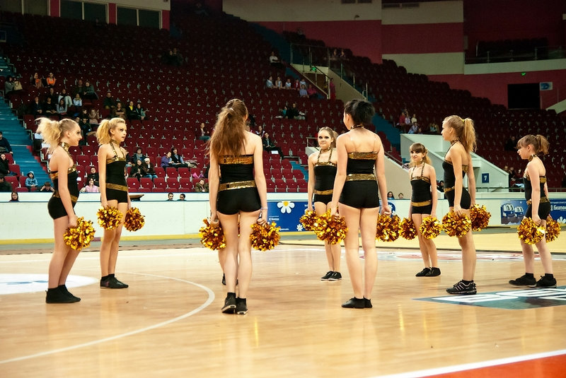 Hermosas porristas de las universidades rusas 21