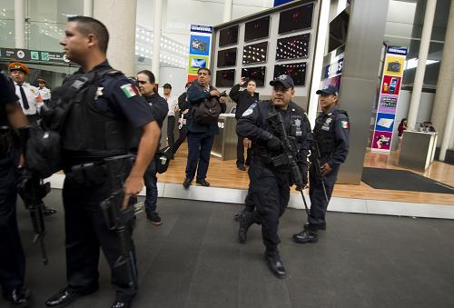 Tres policías muertos en un tiroteo en el aeropuerto de Ciudad de México