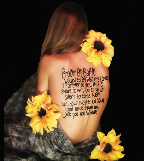 Mujeres desnudas de los soldados estadounidenses llaman la atención al suicidio de soldados