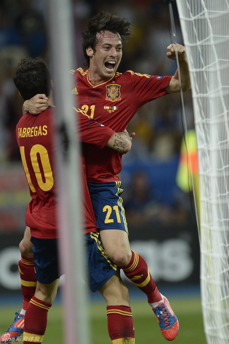 España gana 4-0 en la final a Italia y logra la triple corona (Eurocopa-Mundial-Eurocopa)