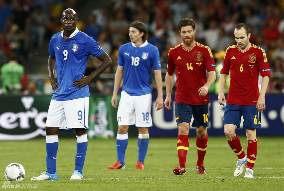 España gana 4-0 en la final a Italia y logra la triple corona (Eurocopa-Mundial-Eurocopa)