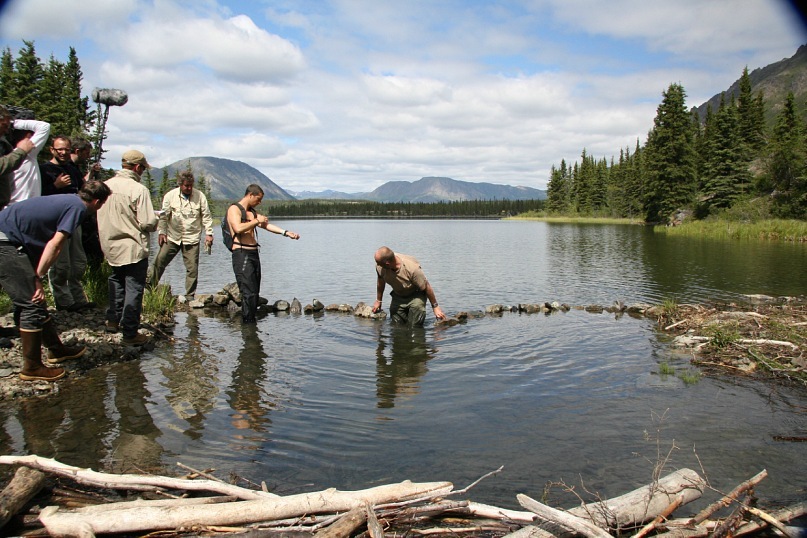 Imágenes detrás de la cámara de Man vs Wild
