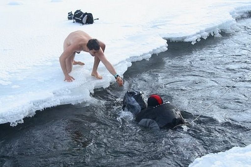 Imágenes detrás de la cámara de Man vs Wild