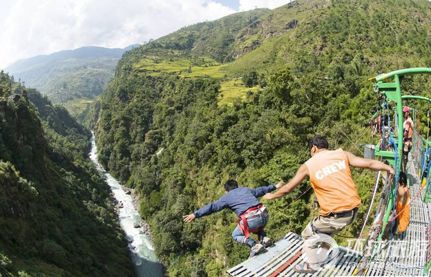 Top 15 sitios más vertiginosos para el salto de puenting en el mundo 8